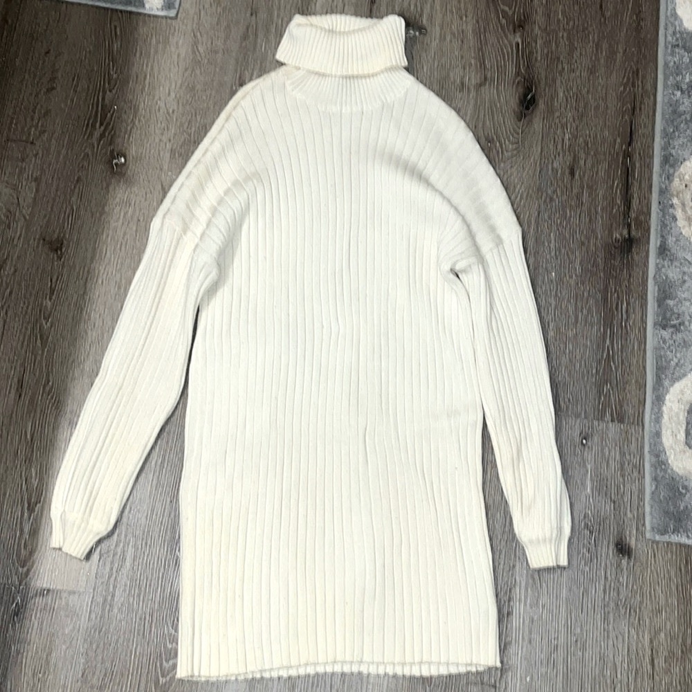 Size small off-white/cream women’s sweater dress